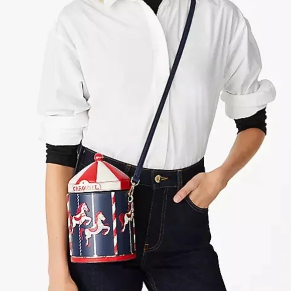 NWT Kate Spade Winter Wonders Carousel 3D Crossbody Bag Novelty Collector Item